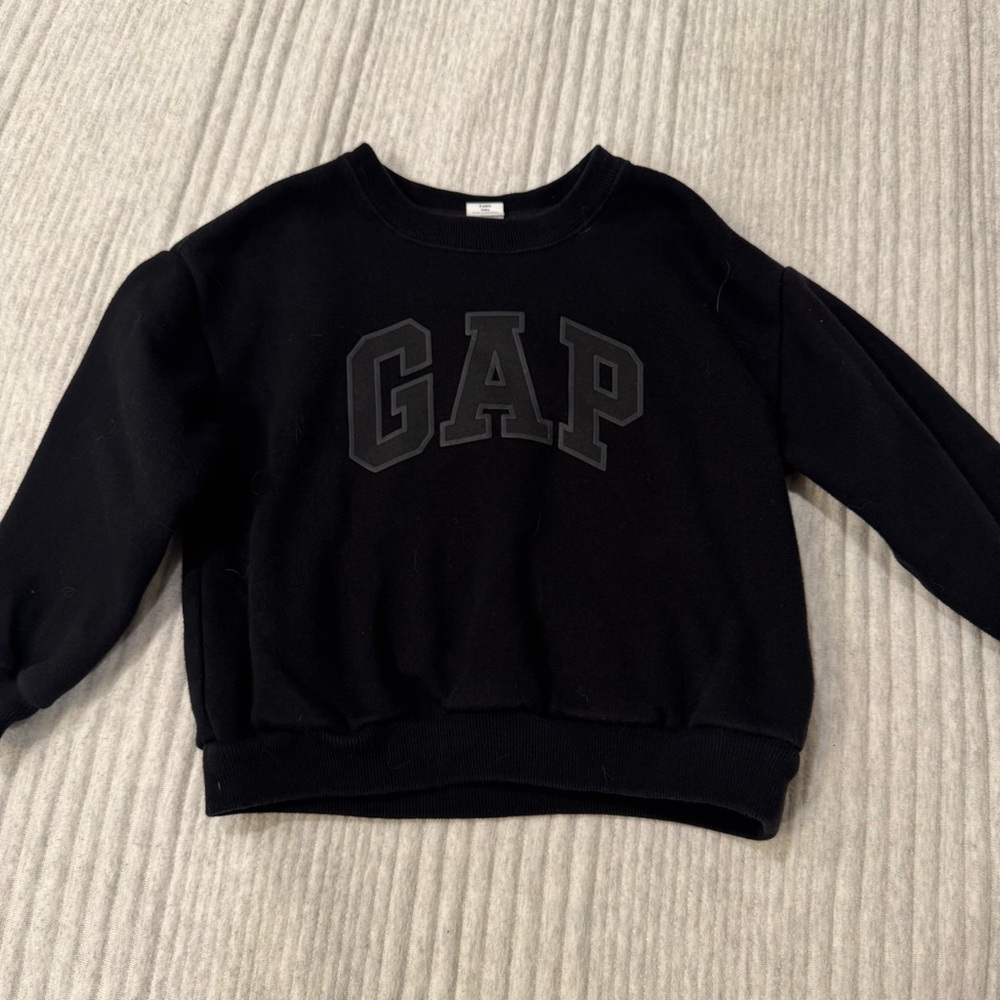 Black GAP Sweatshirt